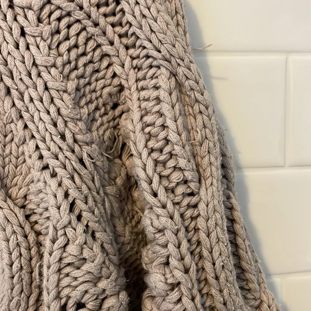 SHAE Anthro cropped shrug/sweater - Picture 6 of 8